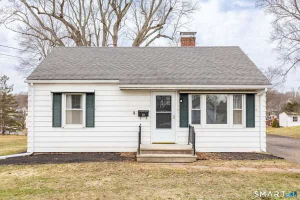 $270,000 | 80 West Street, Windsor Locks, CT 06096