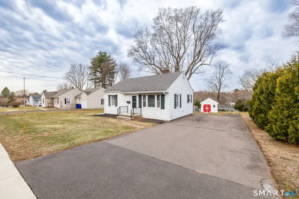 $270,000 | 80 West Street, Windsor Locks, CT 06096