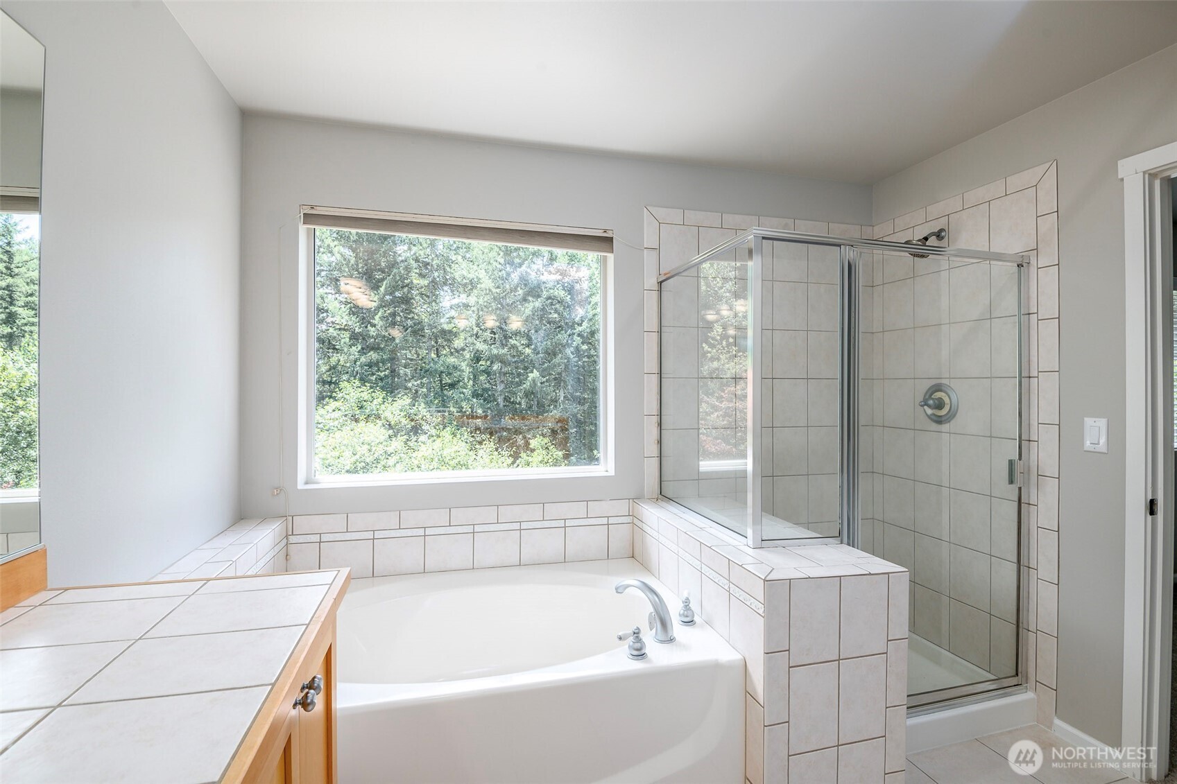 28011 Maple Ridge Way Southeast Maple Valley, WA 98038 - Photo 23 of 39