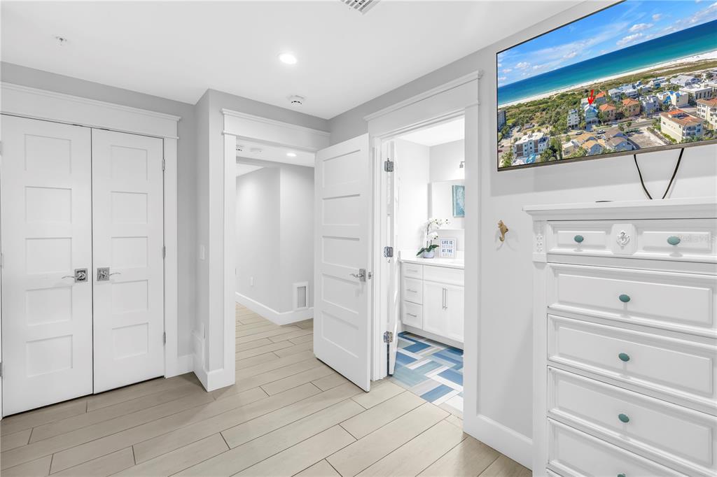 316 Beach Road Sarasota, FL 34242 - Photo 16 of 98