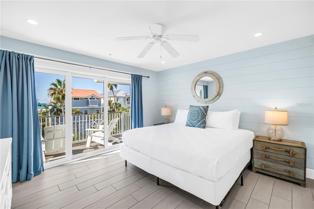 316 Beach Road Sarasota, FL 34242 - Photo 36 of 98