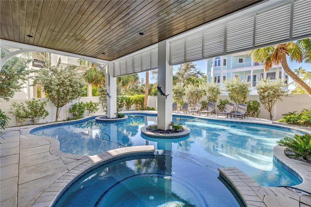 316 Beach Road Sarasota, FL 34242 - Photo 91 of 98 a view of sitting area in the back yard