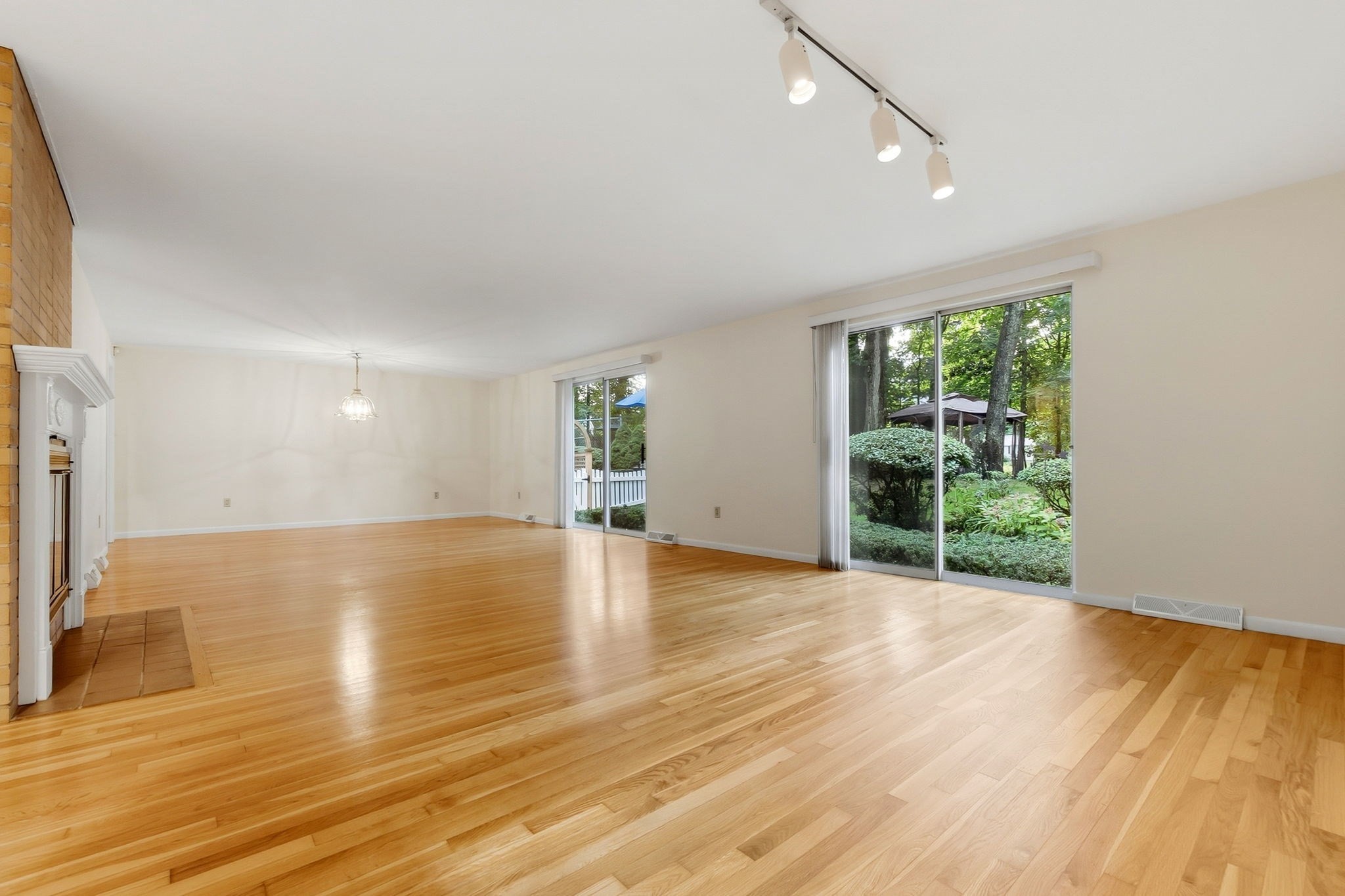6 Bruce Road Danvers, MA 01923 - Photo 8 of 41 Gallery Image 8