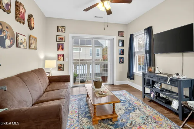 $419,800 | 807 Valley Pointe Drive, Niskayuna, NY 12309