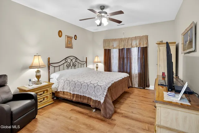 $419,800 | 807 Valley Pointe Drive, Niskayuna, NY 12309