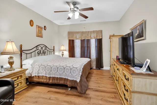 $419,800 | 807 Valley Pointe Drive, Niskayuna, NY 12309