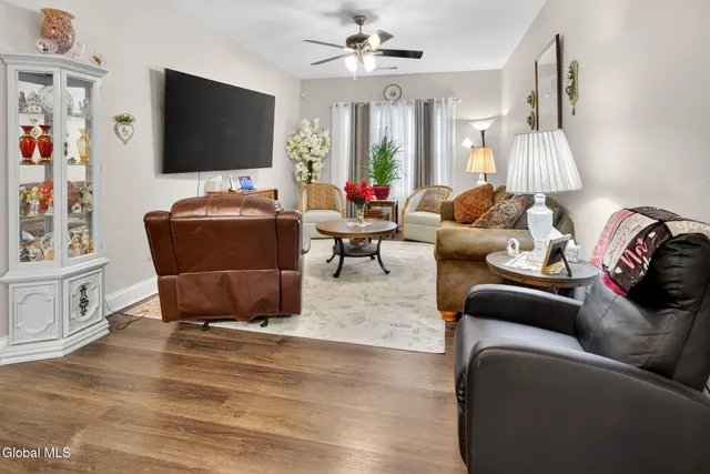 $419,800 | 807 Valley Pointe Drive, Niskayuna, NY 12309