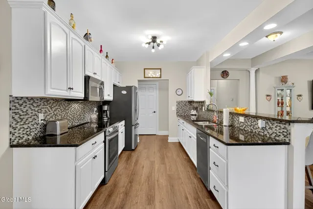 $419,800 | 807 Valley Pointe Drive, Niskayuna, NY 12309