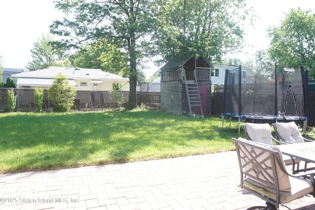 $1,529,000 | 249 Ridgecrest Avenue | Eltingville