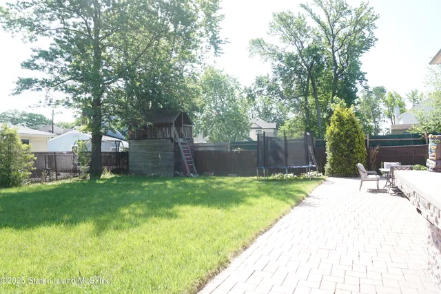 $1,529,000 | 249 Ridgecrest Avenue | Eltingville