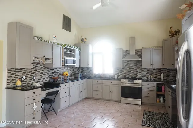 $1,529,000 | 249 Ridgecrest Avenue | Eltingville