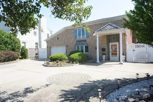 $1,529,000 | 249 Ridgecrest Avenue | Eltingville