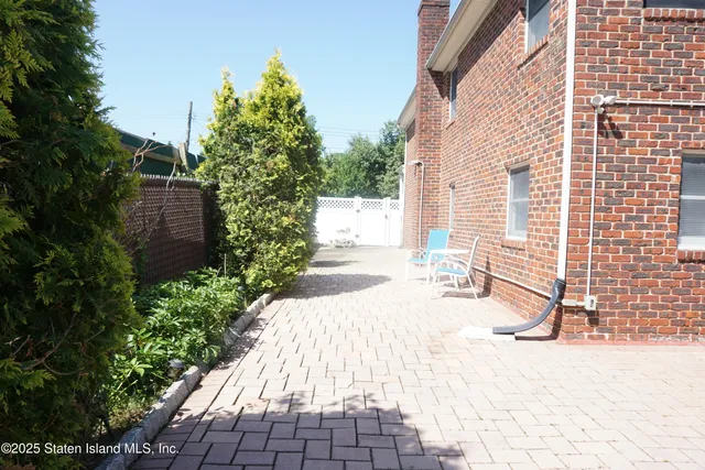 $1,529,000 | 249 Ridgecrest Avenue | Eltingville