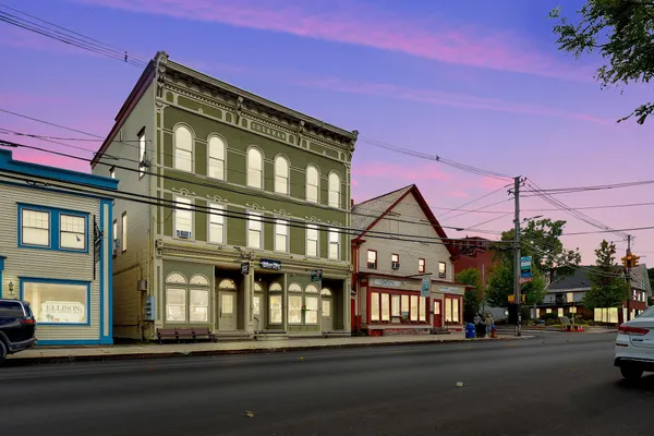 $1,000 | 158 Main Street, Ludlow, VT 05149