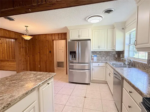 $2,400 | 4701 Northeast 7th Avenue, Ocala, FL 34479