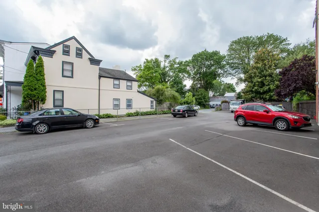 $4,125 | 71-75 North Main Street, Unit 201, Lambertville, NJ 08530