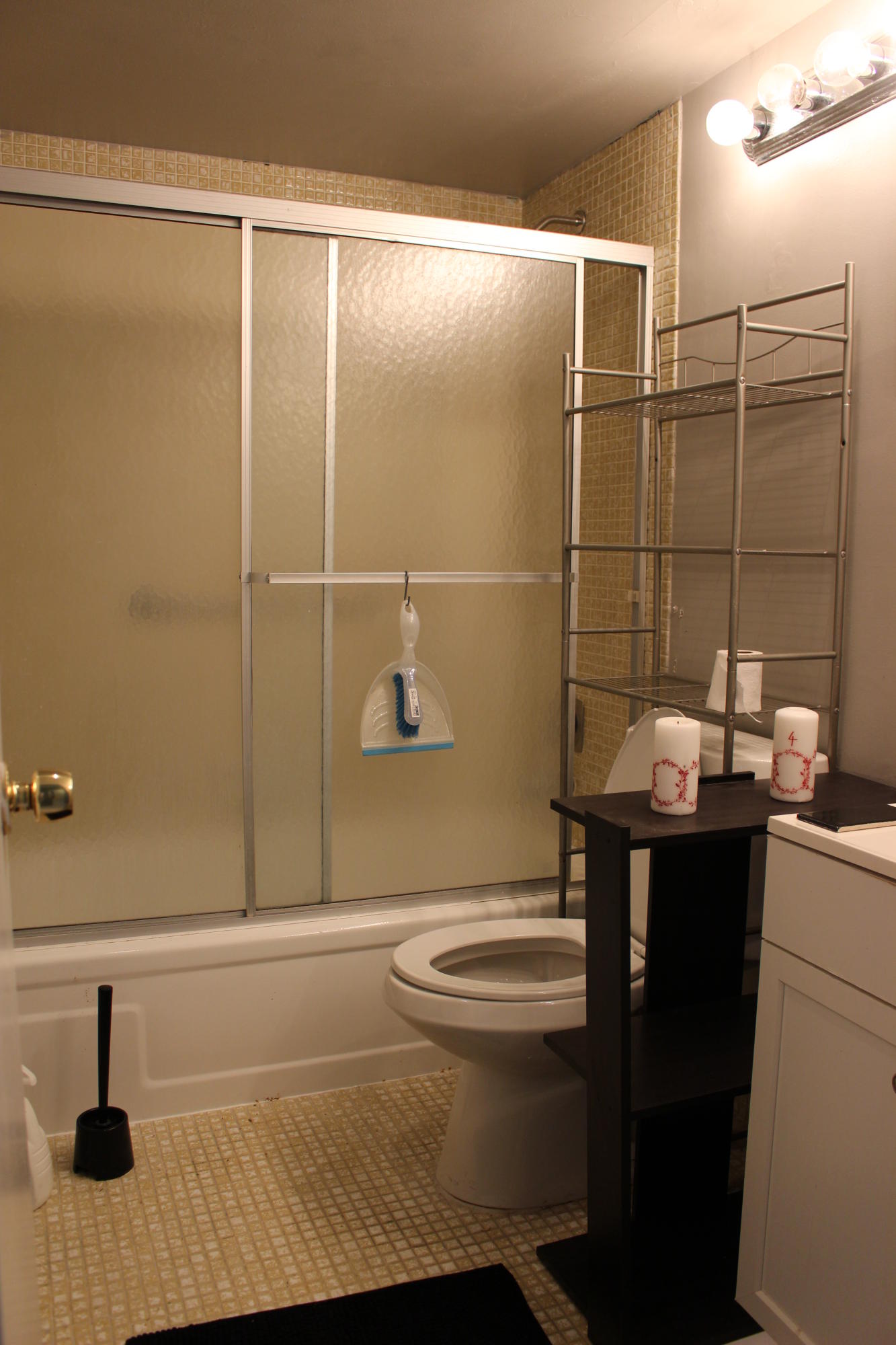 92 Dorset C Boca Raton, FL 33434 - Photo 9 of 28 COMBO SHOWER & TUB