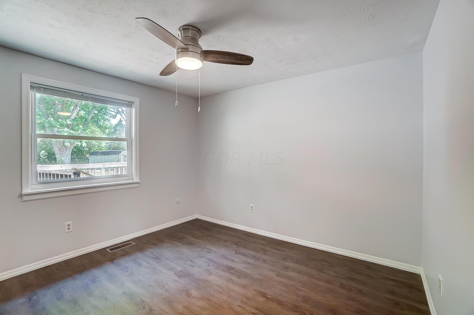 3075 Whitlow Road Columbus, OH 43232 - Photo 12 of 45 Primary Bedroom