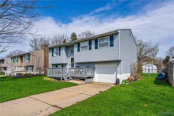 $229,900 | 7062 Northview Drive, Lockport Town, NY 14094
