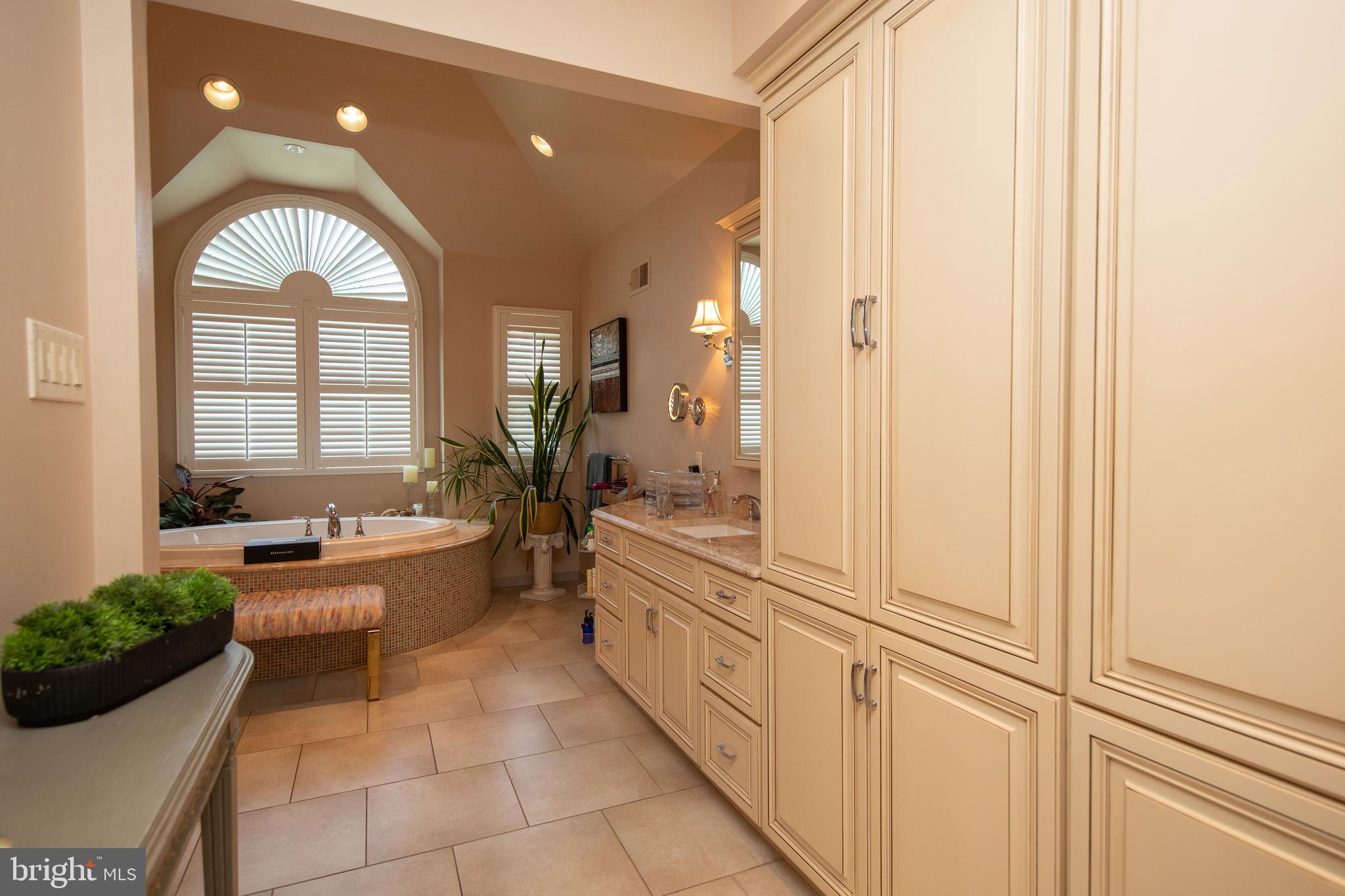 1675 Pembrook Road Ambler, PA 19002 - Photo 27 of 51 Primary Bathroom