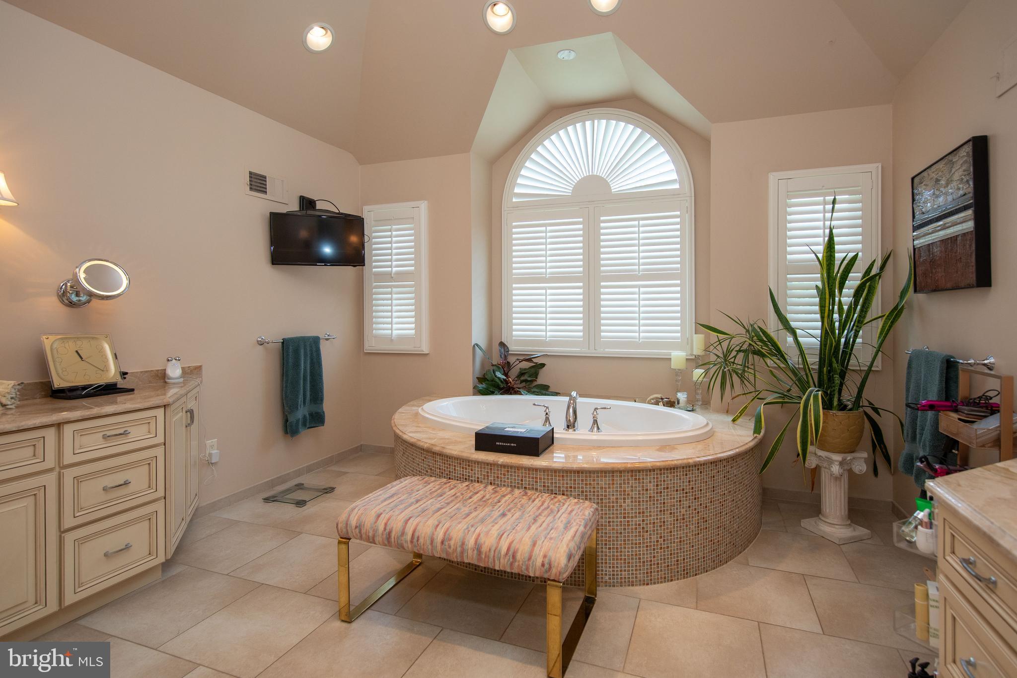 1675 Pembrook Road Ambler, PA 19002 - Photo 28 of 51 Primary Bath