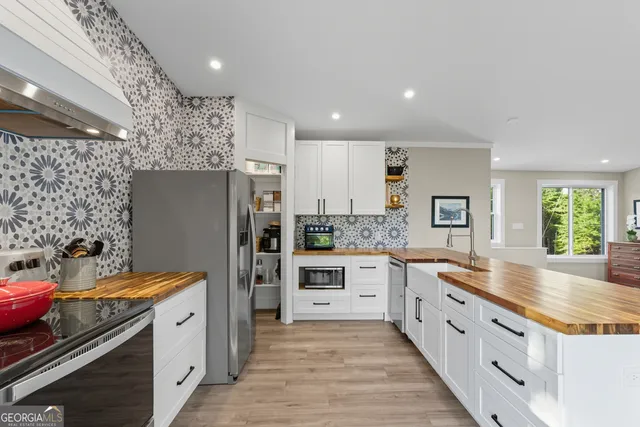 $449,000 | 929 Crescent Drive, Toccoa, GA 30577