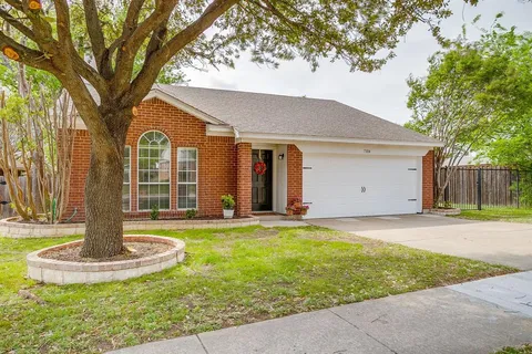 $339,900 | 7104 Summerset Drive, Benbrook, TX 76126
