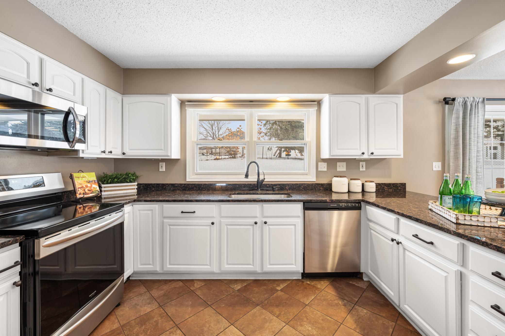 2610 Medicine Ridge Road Plymouth, MN 55441 - Photo 11 of 48