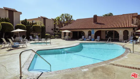 $699,000 | 1711 Grismer Avenue, Unit 72, Burbank, CA 91504
