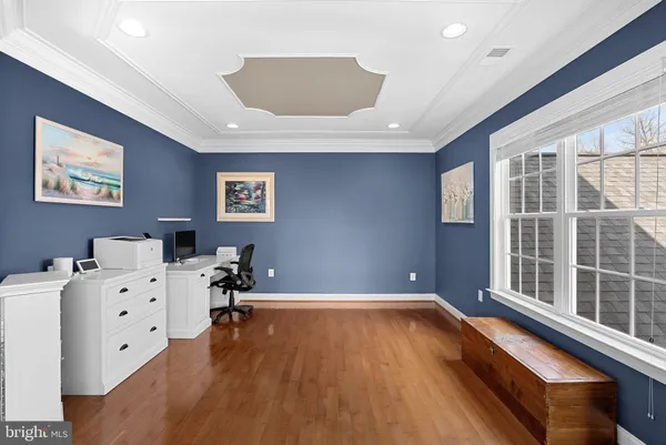 a view of a livingroom with an empty space