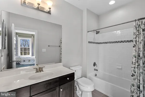$1,687,786 | 15806 Waterford Creek Circle, Hamilton, VA 20158