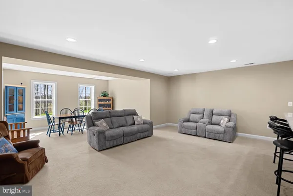 $1,687,786 | 15806 Waterford Creek Circle, Hamilton, VA 20158