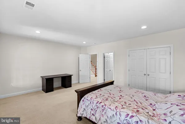 $1,687,786 | 15806 Waterford Creek Circle, Hamilton, VA 20158