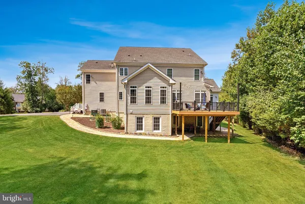 $1,687,786 | 15806 Waterford Creek Circle, Hamilton, VA 20158