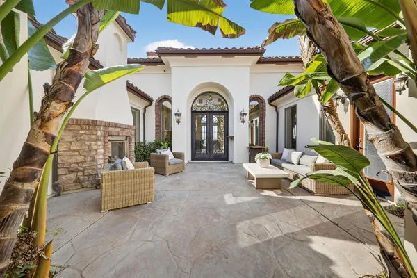 $1,999,000 | 214 West Bluff Avenue, Fresno, CA 93711