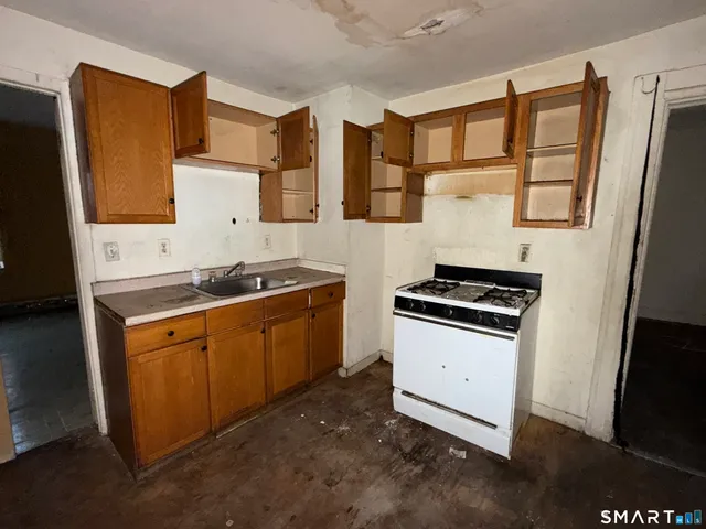 $340,000 | 1050 Hancock Avenue, Bridgeport, CT 06605