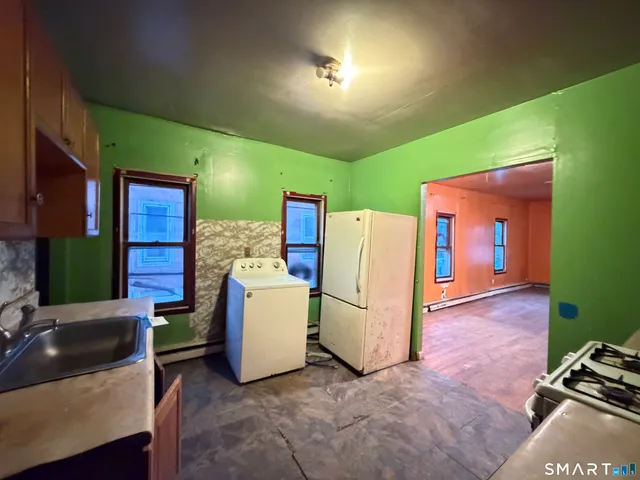 $340,000 | 1050 Hancock Avenue, Bridgeport, CT 06605