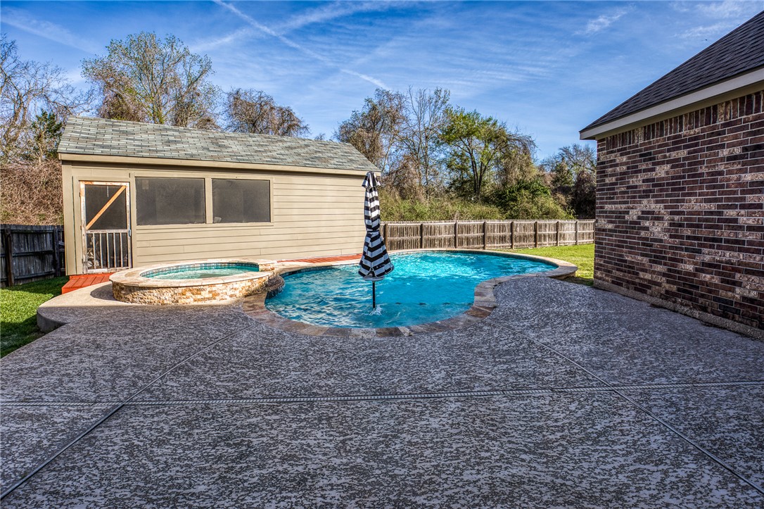1827 Basin Trail Brenham, TX 77833 - Photo 29 of 38 a view of outdoor space and yard