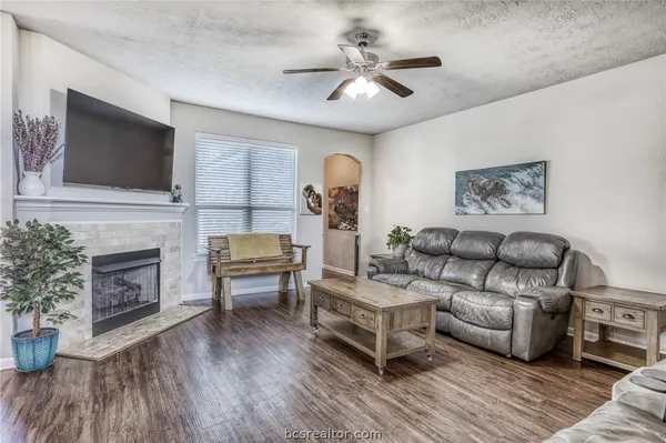 $474,900 | 1827 Basin Trail, Brenham, TX 77833
