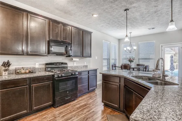 $474,900 | 1827 Basin Trail, Brenham, TX 77833