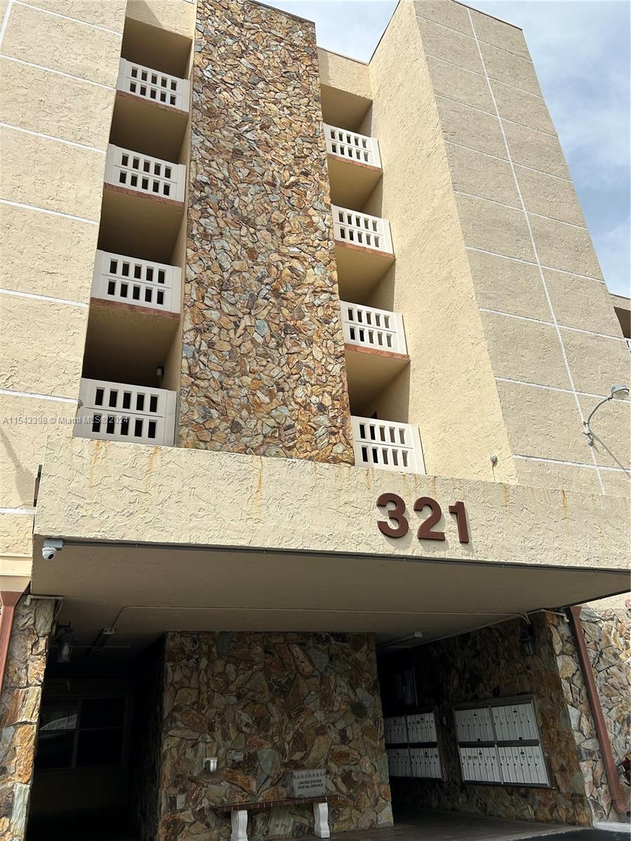 321 Southeast 3rd St Unit 204