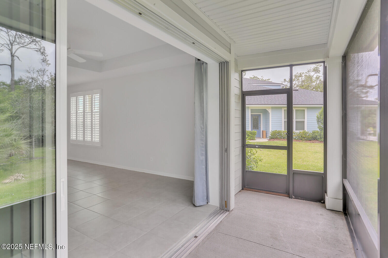 133 Leeward Island Drive St. Augustine, FL 32080 - Photo 8 of 48 a view of an empty room and window