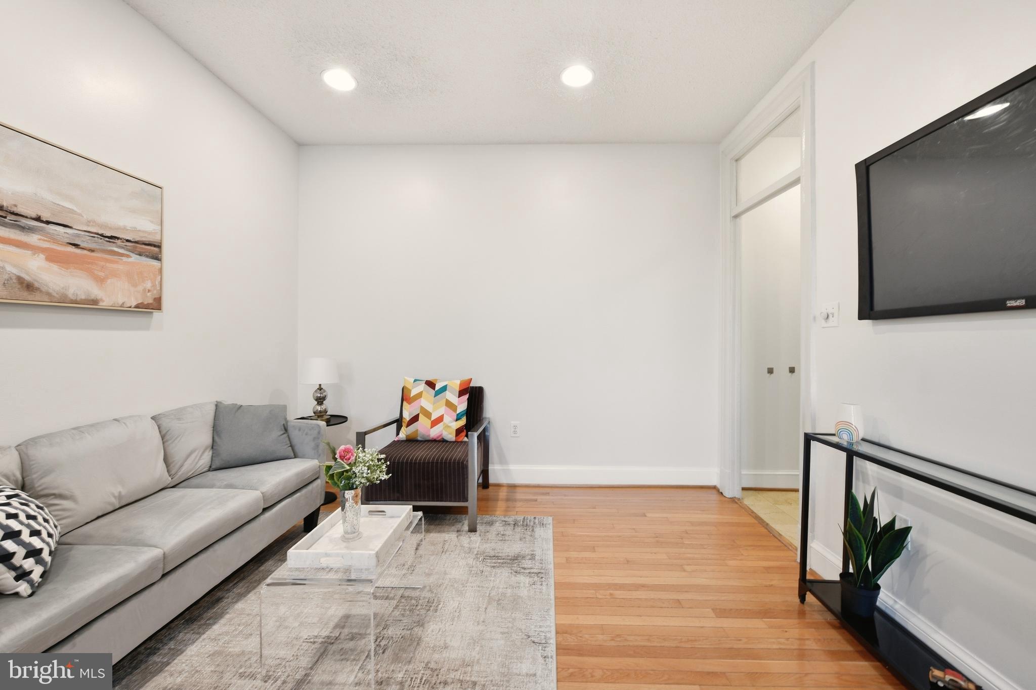 1401 Columbia Road Northwest, Unit 414 Washington, DC 20009 - Photo 15 of 39