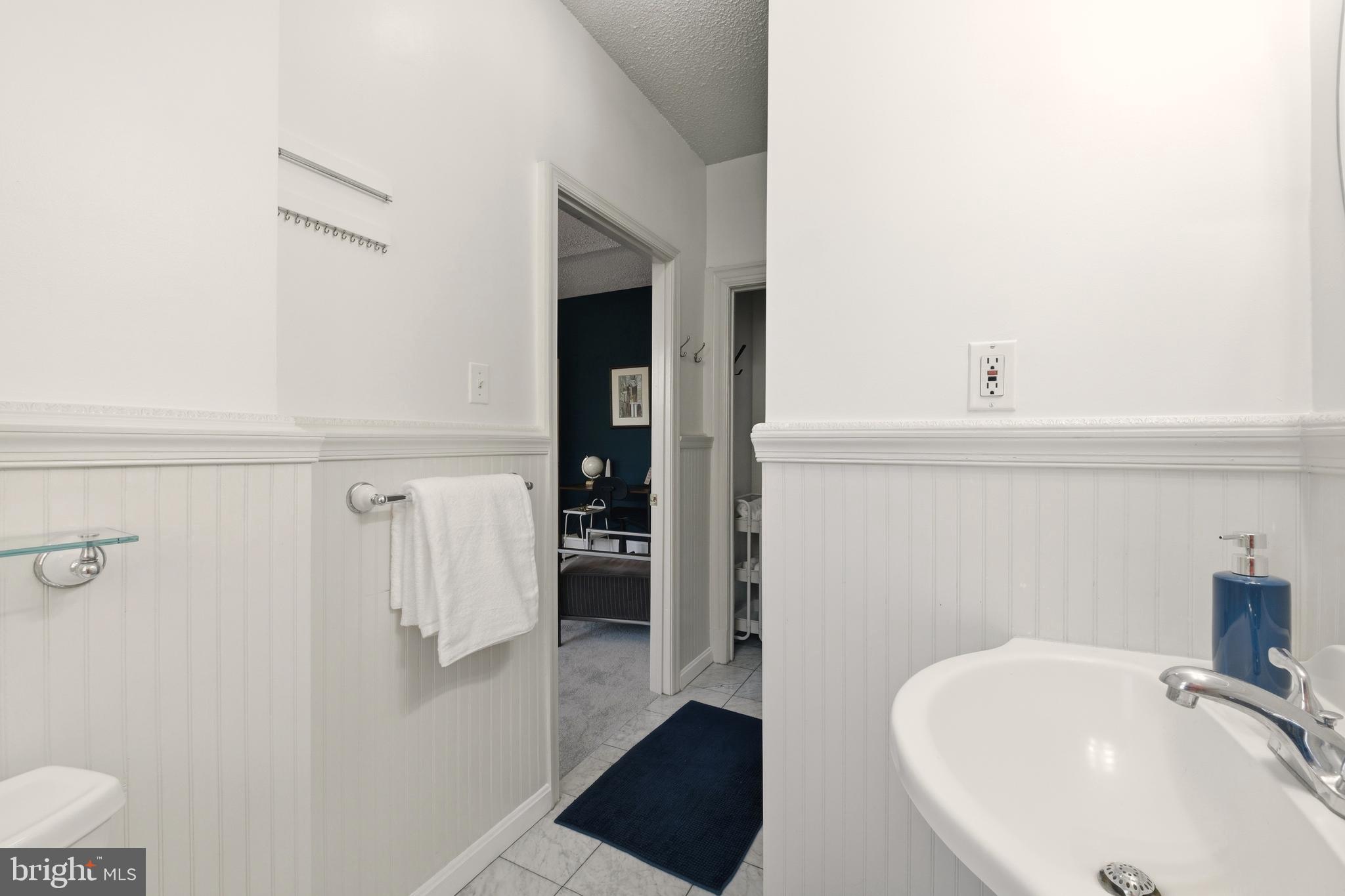 1401 Columbia Road Northwest, Unit 414 Washington, DC 20009 - Photo 35 of 39