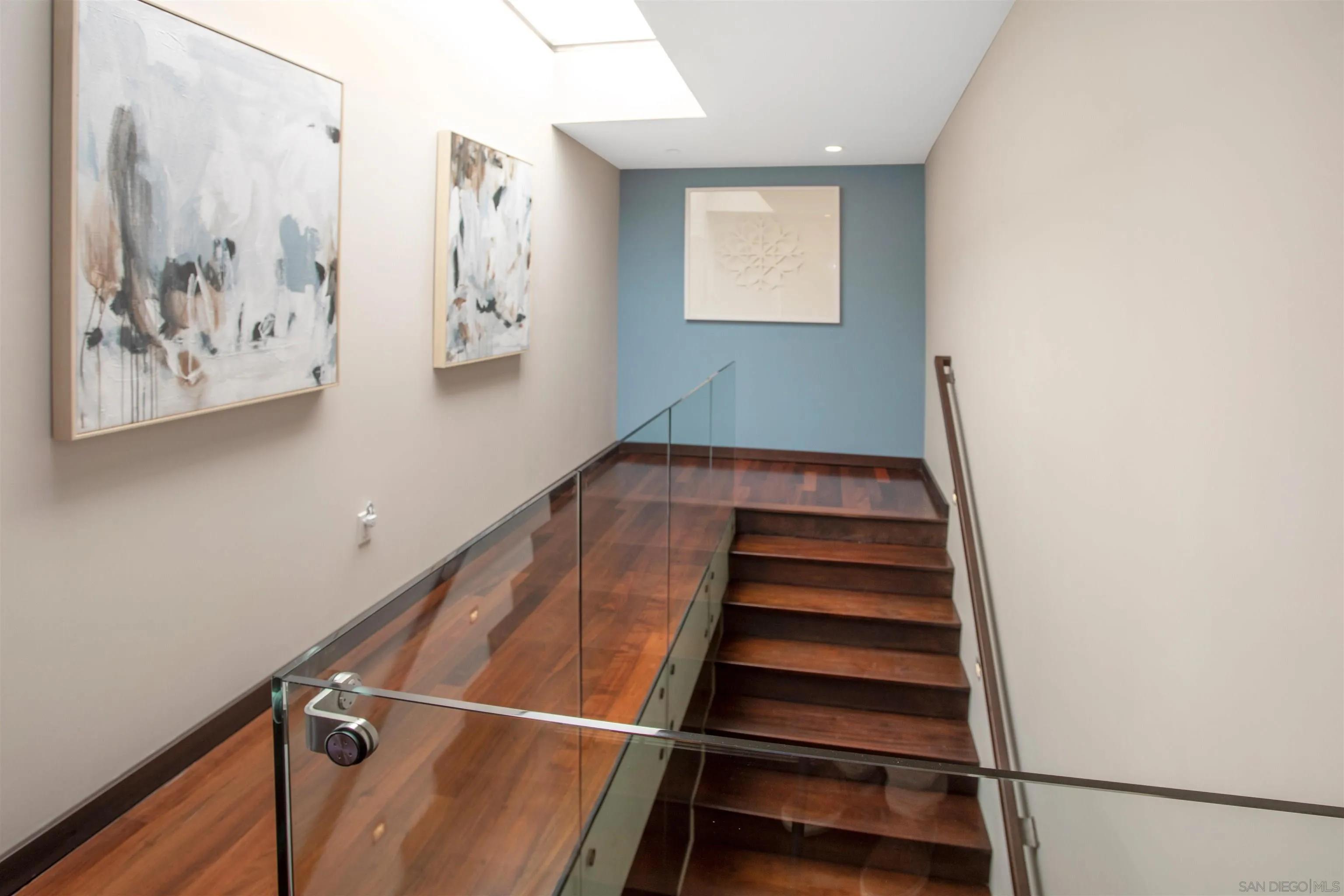 427 Ravina Street La Jolla, CA 92037 - Photo 17 of 36 a view of entryway