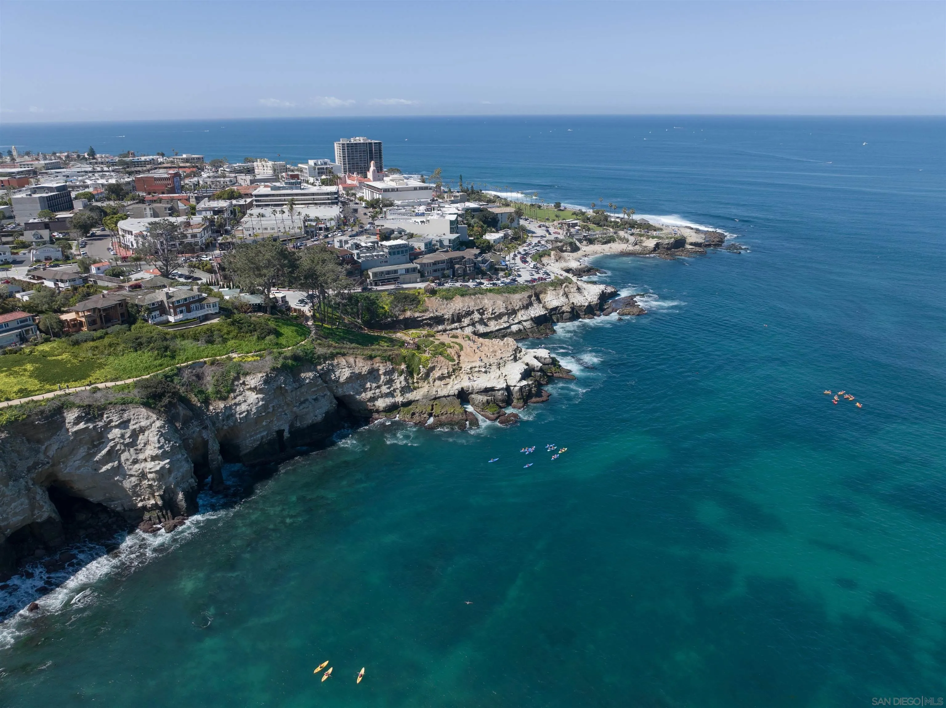 427 Ravina Street La Jolla, CA 92037 - Photo 32 of 36 a view of a city