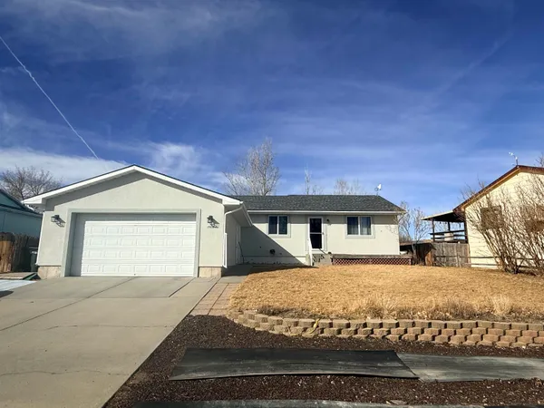 $340,000 | 1500 North Riverbend Drive, Green River, WY 82935