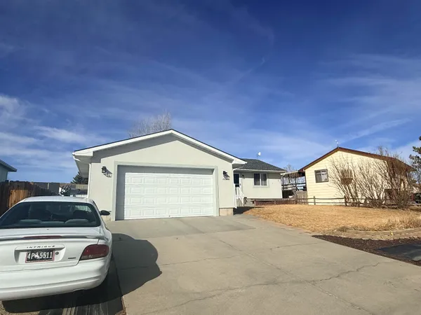 $340,000 | 1500 North Riverbend Drive, Green River, WY 82935