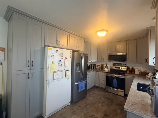 $340,000 | 1500 North Riverbend Drive, Green River, WY 82935