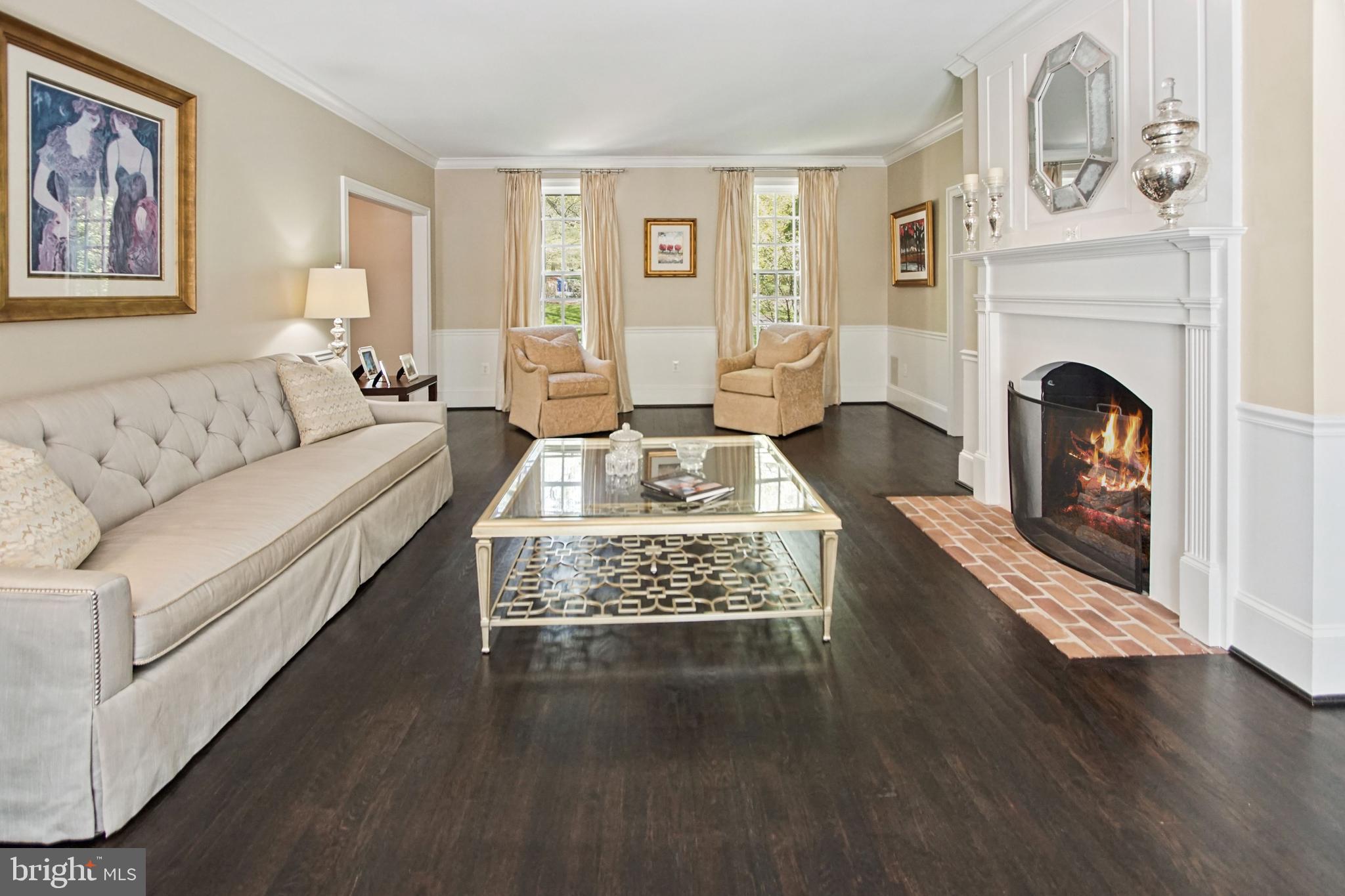 10306 Cutters Lane Potomac, MD 20854 - Photo 4 of 58 Formal living room